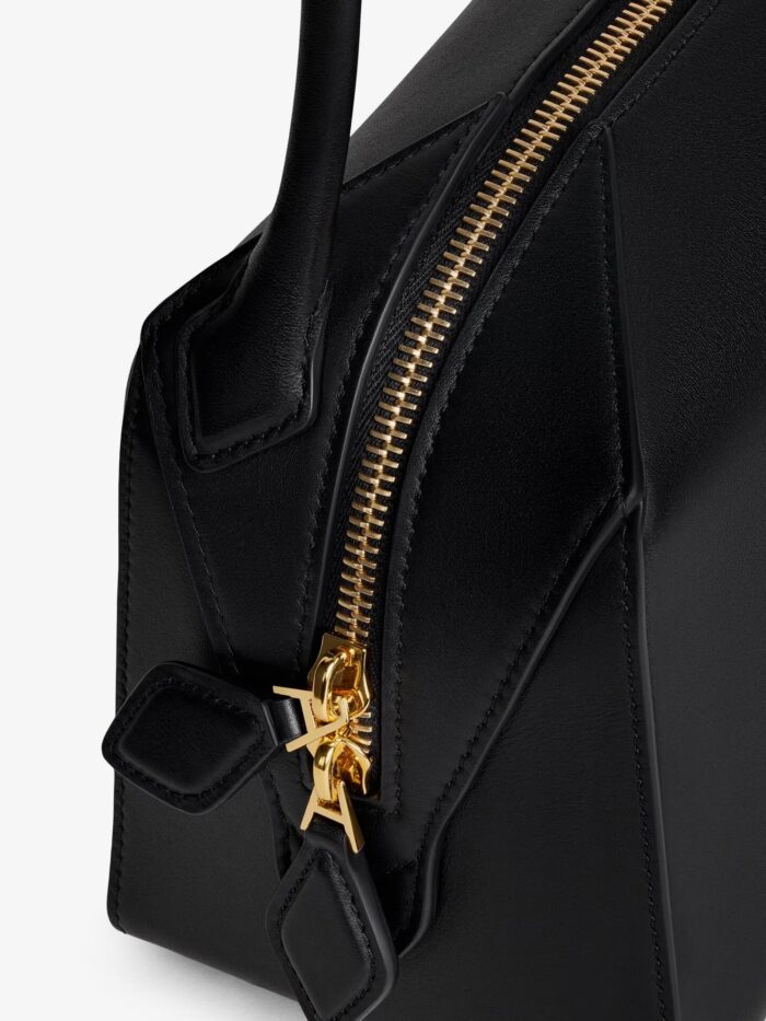 ALAIA Le Teckel Leather Shoulder Bag