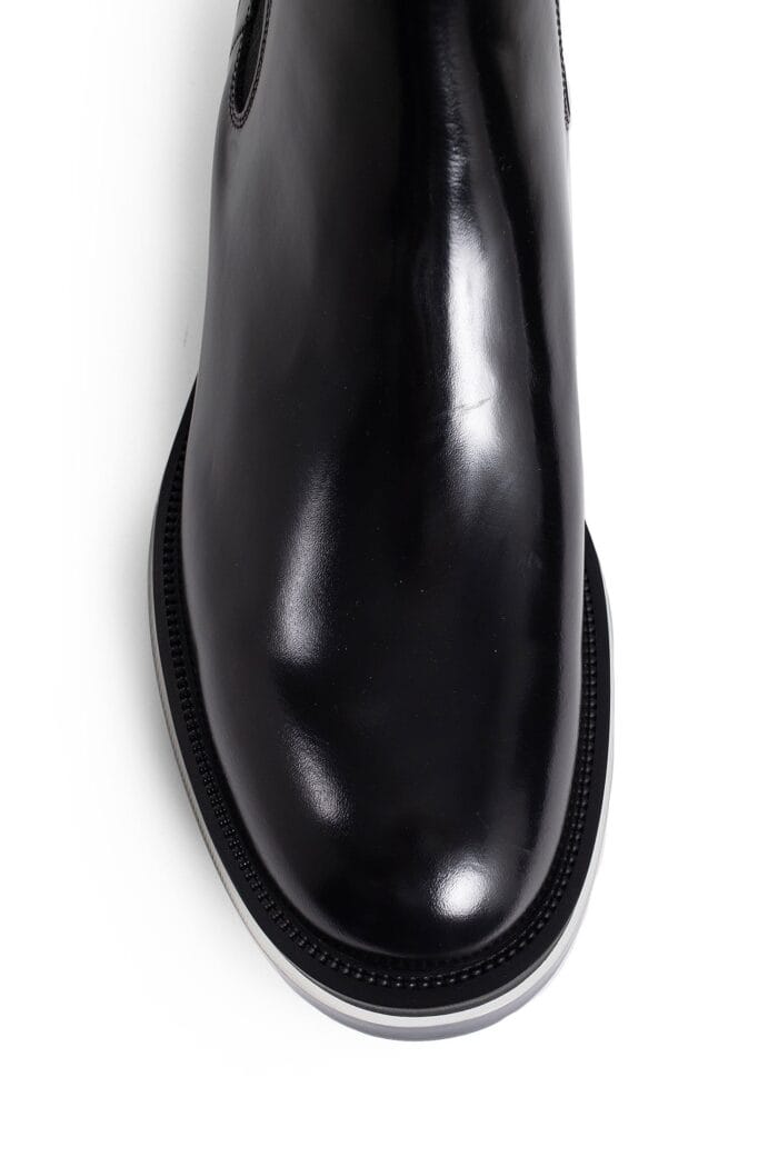 ALEXANDER MCQUEEN Float Chelsea Boots