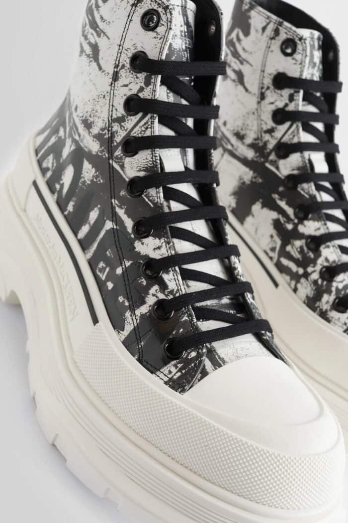 ALEXANDER MCQUEEN Tread Slick Lace Up Boots