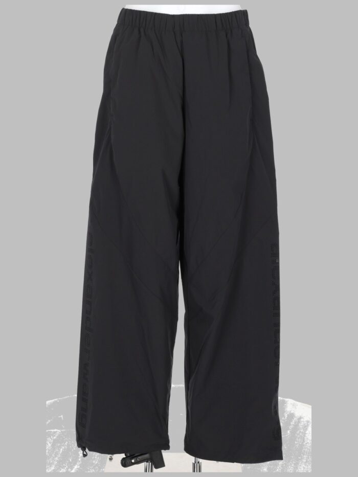 alexander wang pantalone truck con logo traforato Alexander Wang PANTALONE TRUCK CON LOGO TRAFORATO