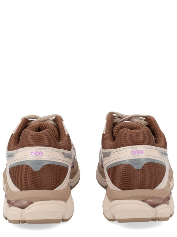 Asics "GEL-CUMULUS 16" SNEAKER