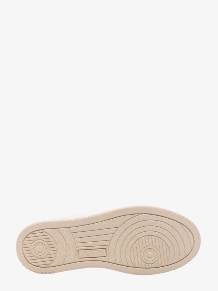 Autry Leather Sneakers With Back Contrasting Patch
