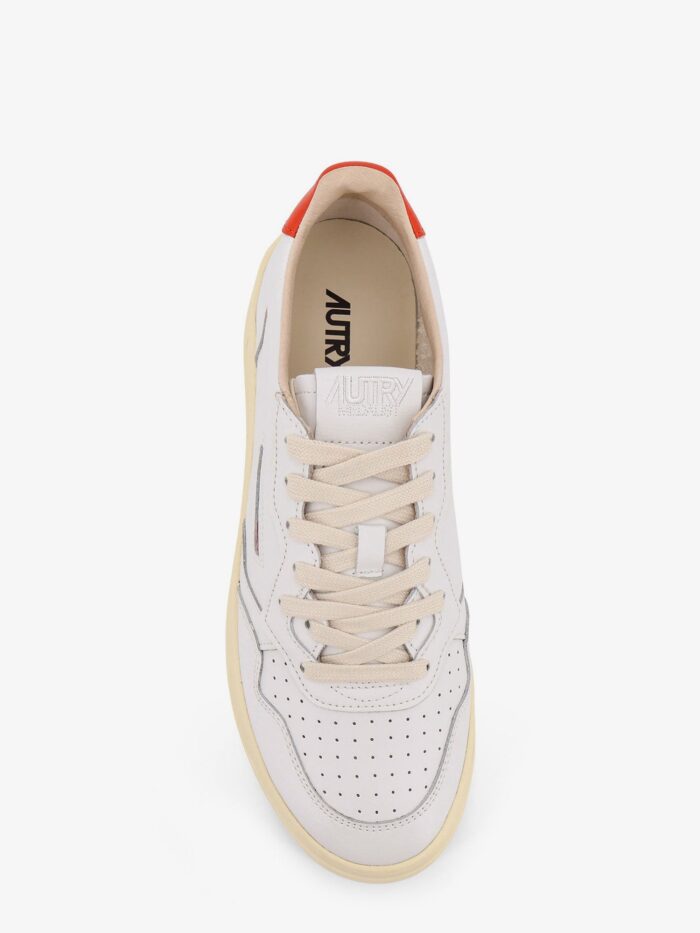 Autry Medalist Low Leather Sneakers
