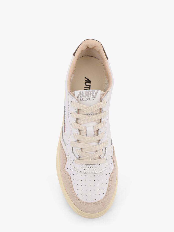Autry Medalist Low Leather Sneakers