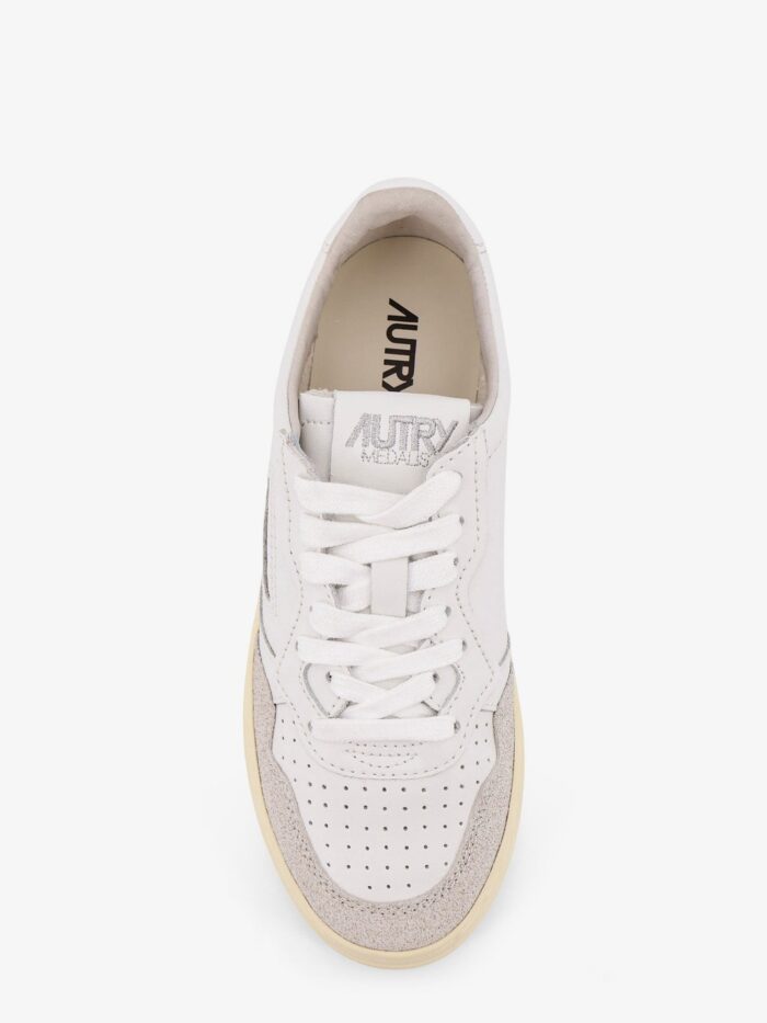 Autry Medalist Low Leather Sneakers