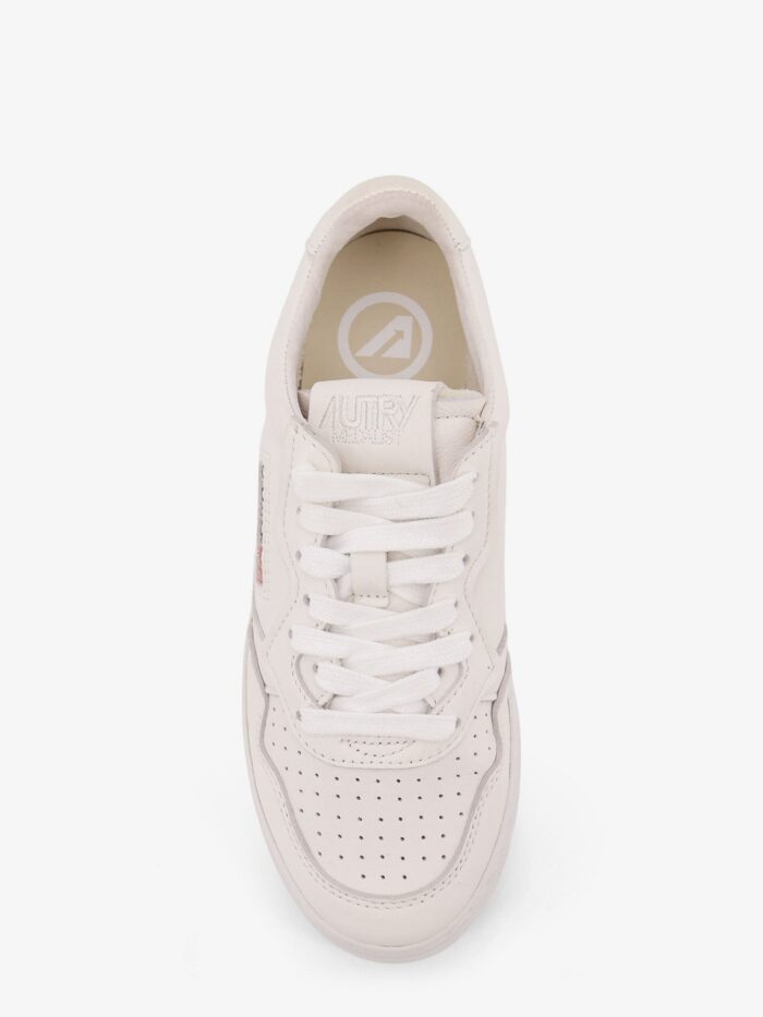 Autry Medalist Low Leather Sneakers