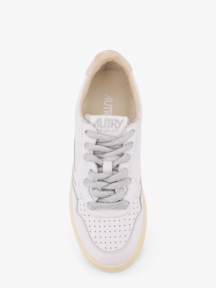Autry Medalist Low Leather Sneakers