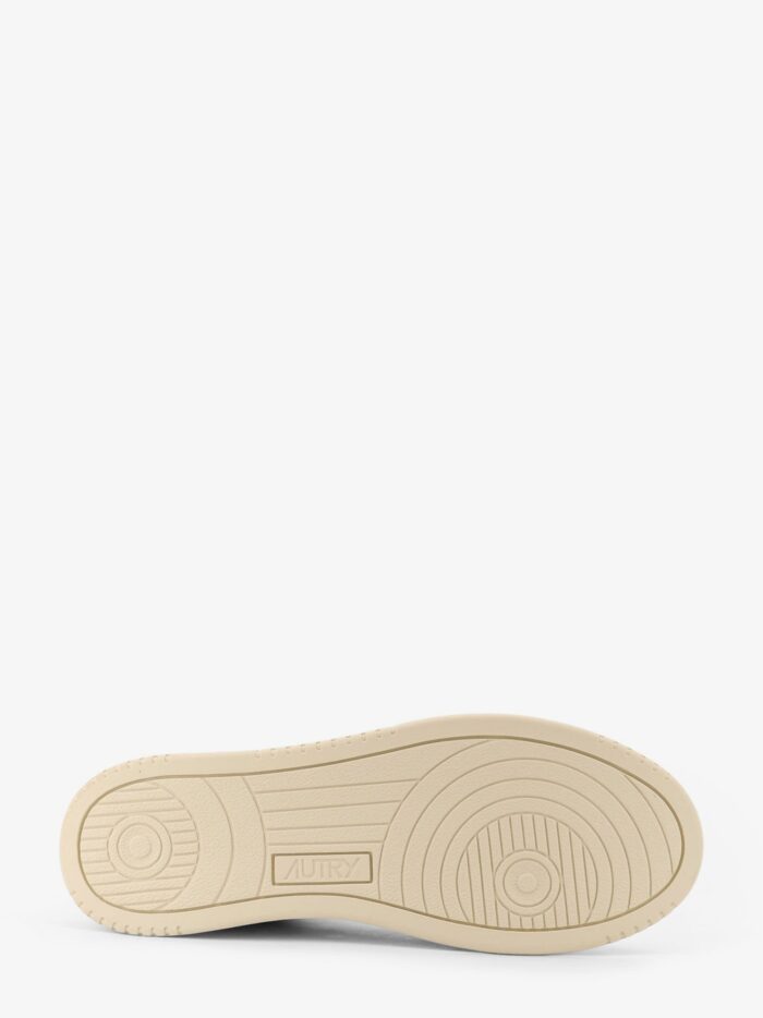 Autry Medalist Low Leather Sneakers