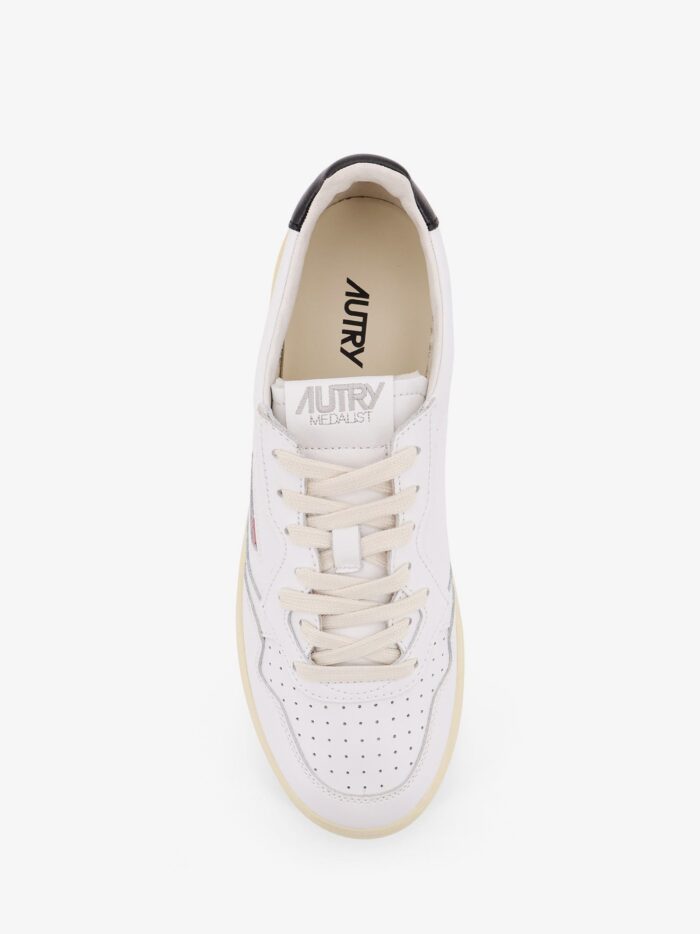Autry Medalist Low Leather Sneakers With Side Logo