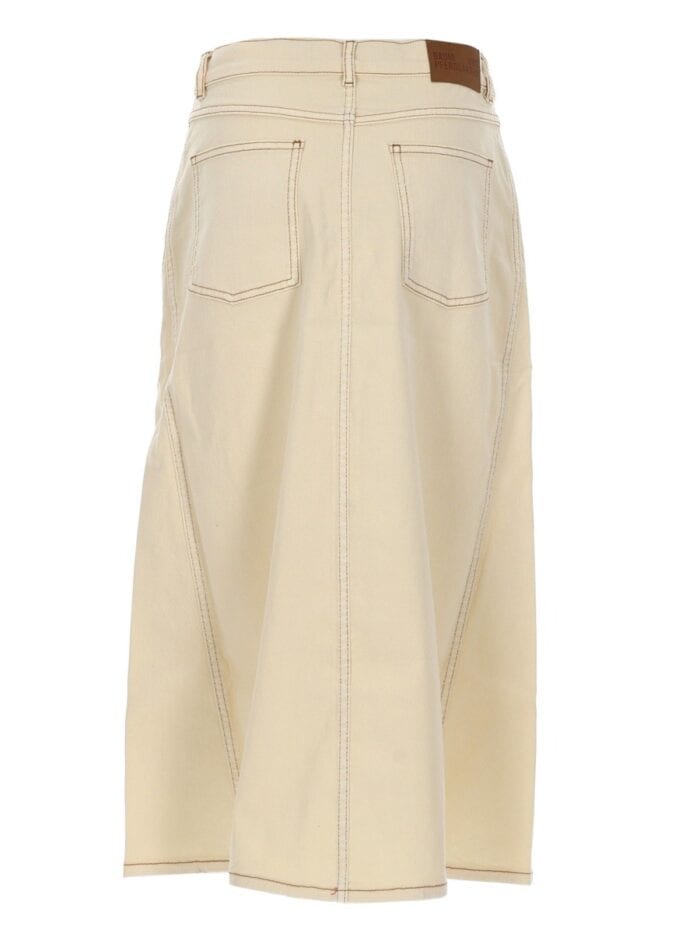 BAUM UND PFERDGARTEN GONNA "SHILAN"