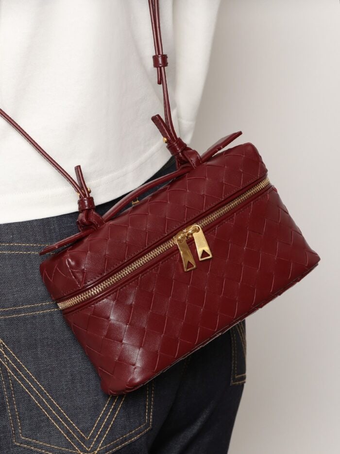 Bottega Veneta Bang Bang Leather Vanity Case With Intrecciato Motif