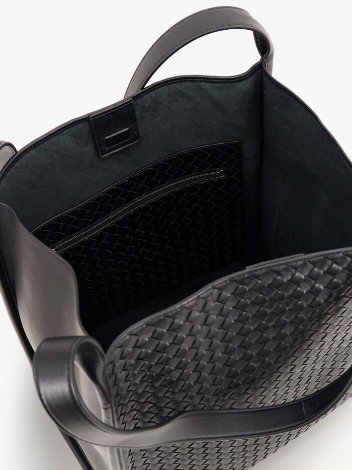 Bottega Veneta Corriere Leather Shoulder Bag With Intrecciato Pattern