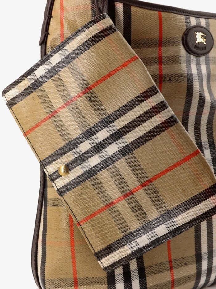 Burberry Higlands Shoulder Bag With Traditional Check Motif