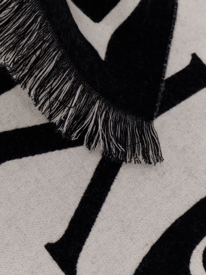 Burberry Wool Scarf With Lettering Logo