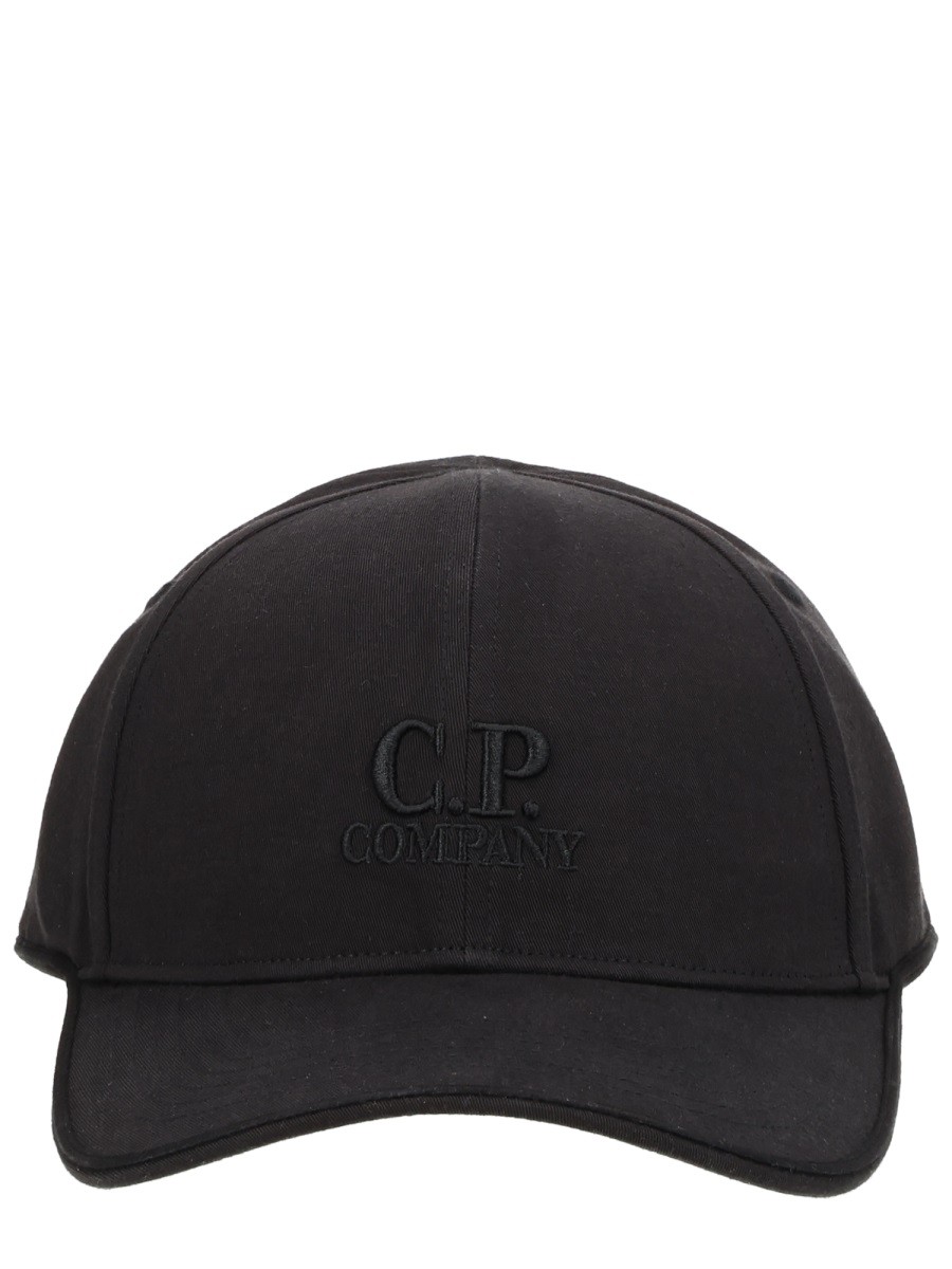 C.P. COMPANY CAPPELLO IN GABARDINE DI COTONE