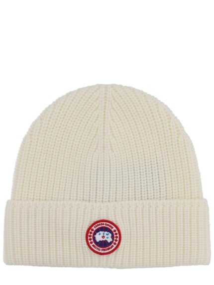 CANADA GOOSE RIBBED BEANIE WITH LOGO