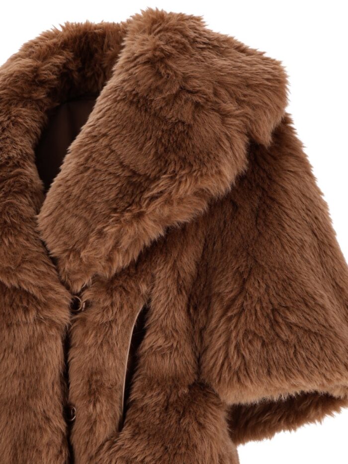 Max Mara Cappa In Lana Dalla Texture Soffice