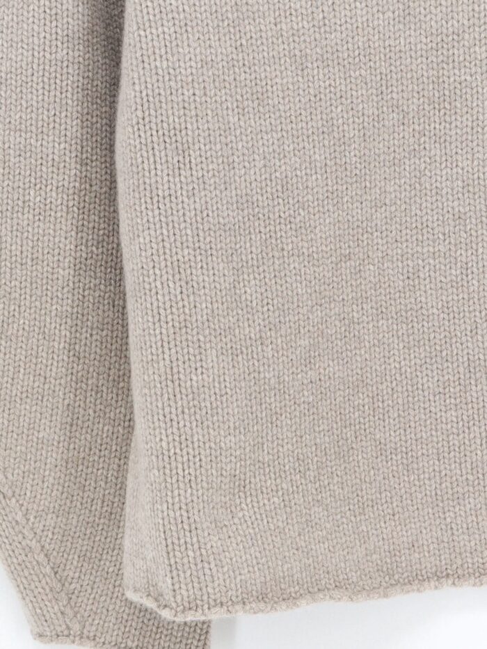 SOFT GOAT Cashmere Sweater