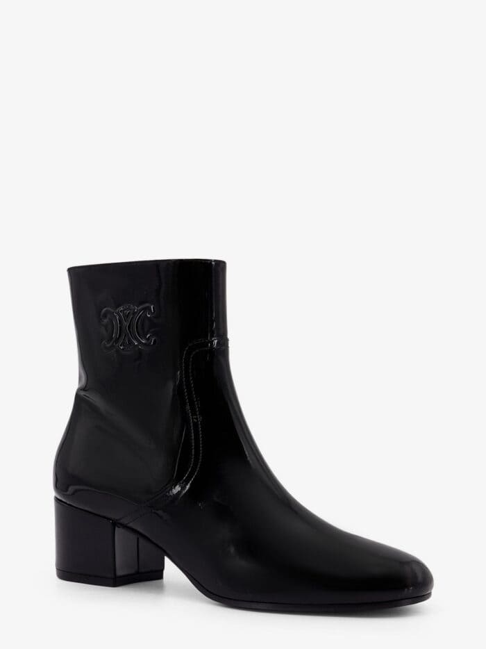 CELINE LES BOTTES TRIOMPHE