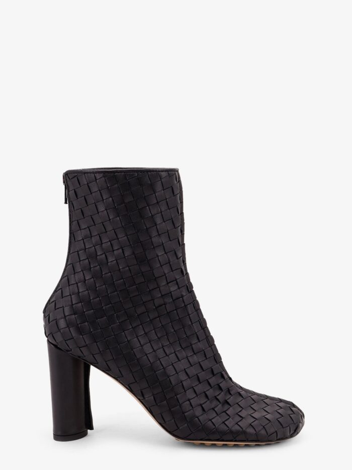 Bottega Veneta Cherry Leather Ankle Boots With Woven Pattern
