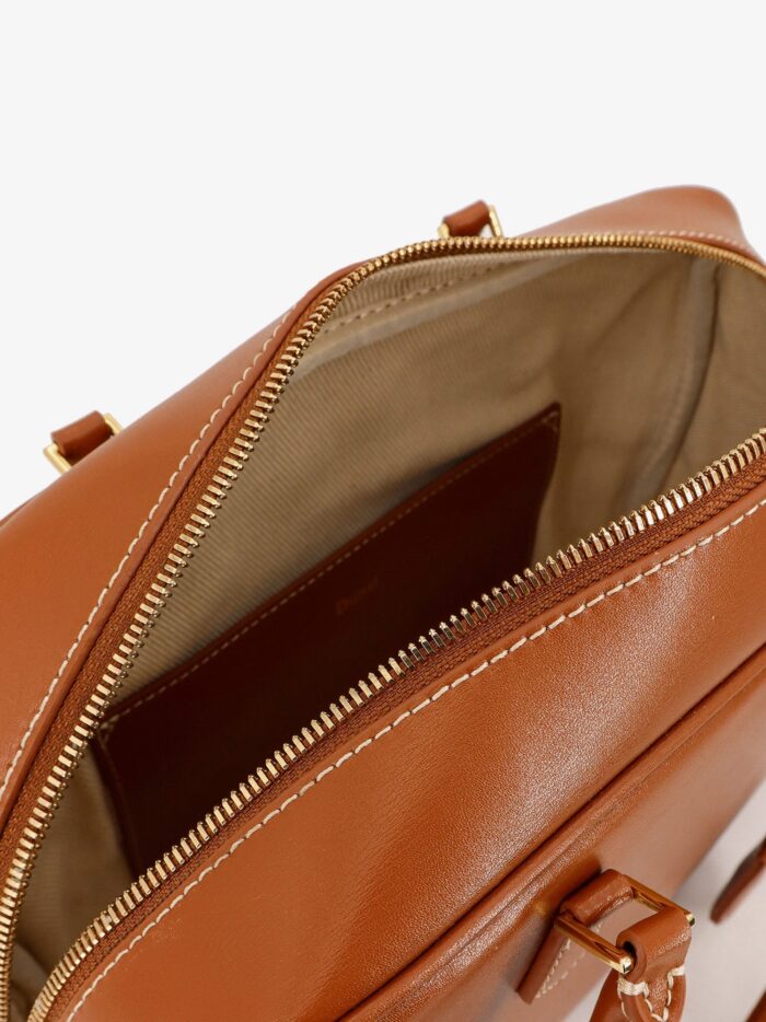 DUNST Classic Leather Shoulder Bag