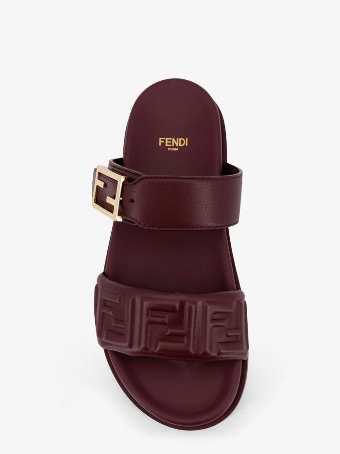 Fendi Feel Low Leather Sandals