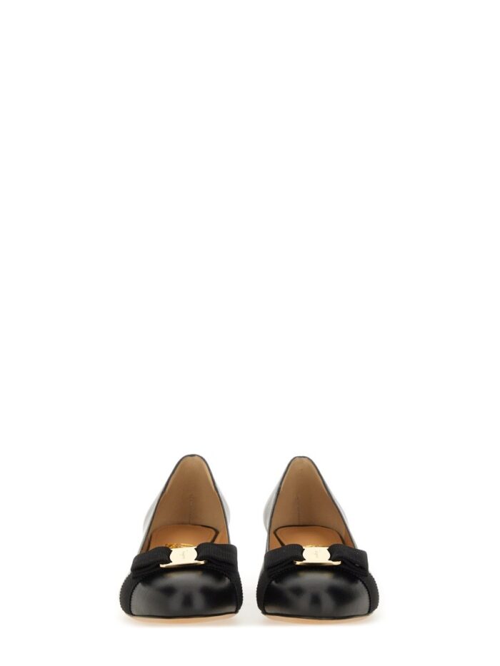 Ferragamo LEATHER "VARA" SHOE