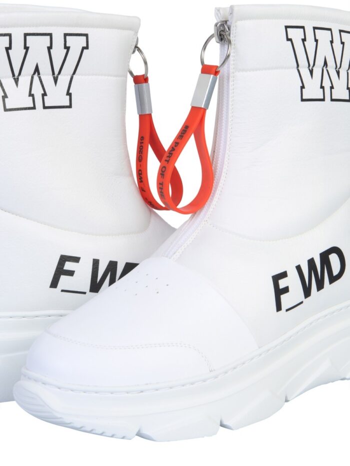 FORWARD LEATHER BOOT