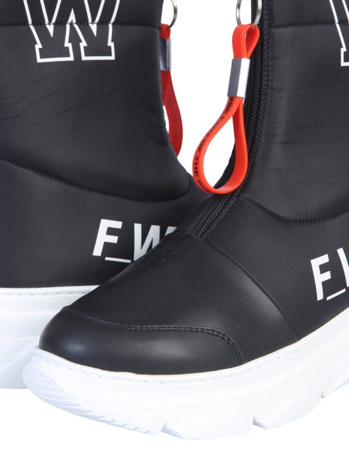 FORWARD LEATHER BOOT