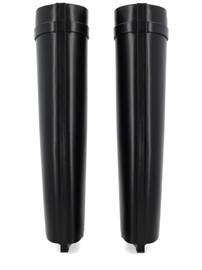 Givenchy STIVALE "SHARK PINCH"