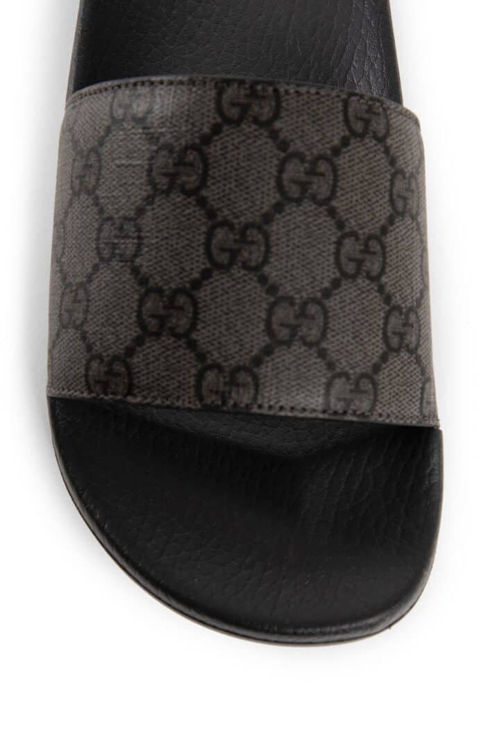 GUCCI Gg Supreme Canvas Slides
