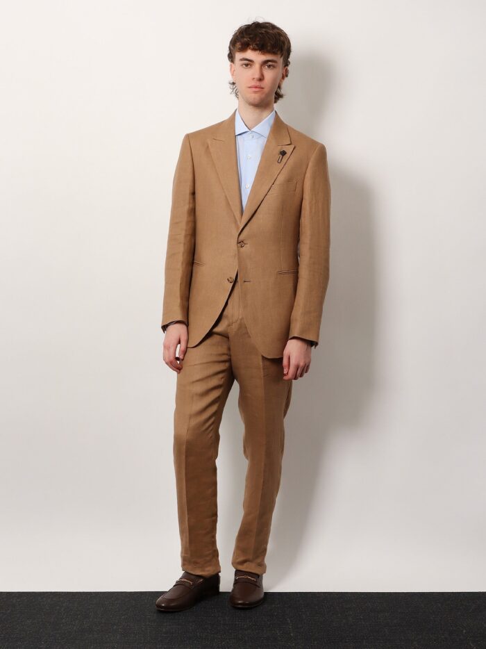 Lardini Feeling Linen Suit With Removable Iconic Brooch