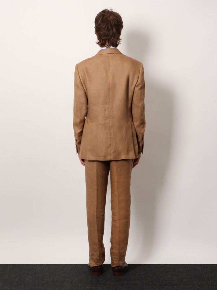 Lardini Feeling Linen Suit With Removable Iconic Brooch