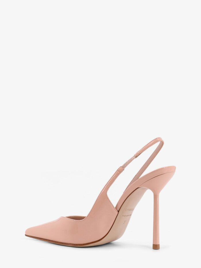 LE SILLA Chanel Vivienne Patent Leather Pumps