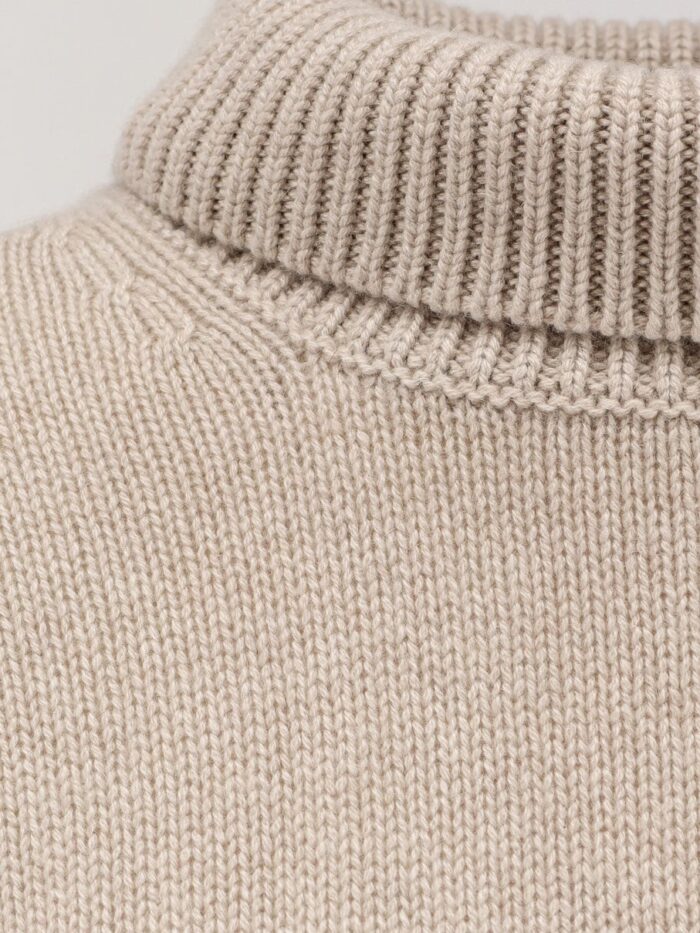 LISA YANG Heidi Cashmere Turtleneck