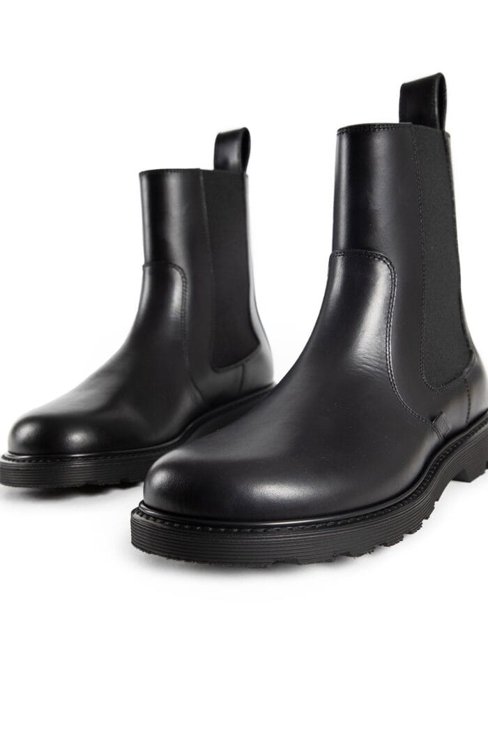 LOEWE Blaze Chelsea Boots In Pull-up Calfskin