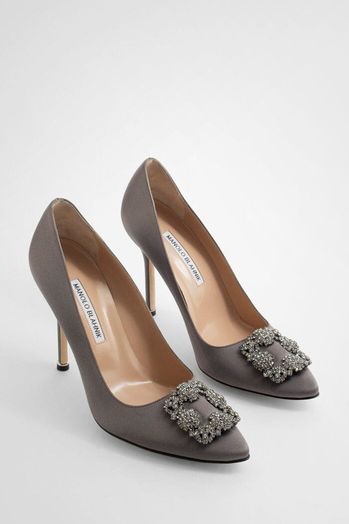 MANOLO BLAHNIK Hangisi 105 Satin Jewel Buckle Pumps