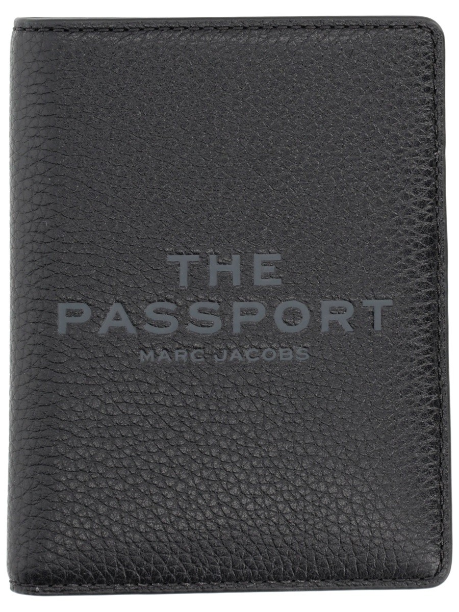 Marc Jacobs LEATHER PASSPORT HOLDER