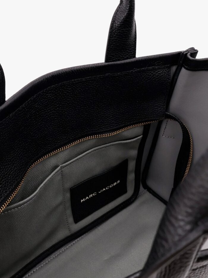 Marc Jacobs Leather Shoulder Bag With Logo On The Front