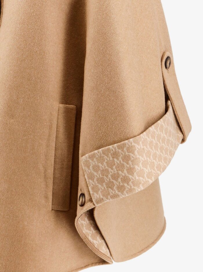 Max Mara Virgin Wool And Cashmere Cape Wih Pockets On The Front