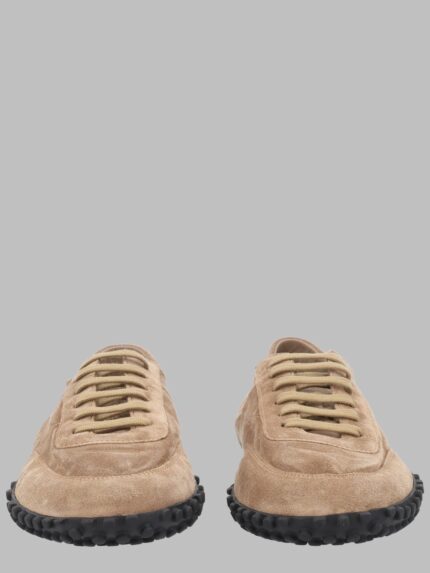 COMMON PROJECTS Minimal Runner
Seventy In Suede