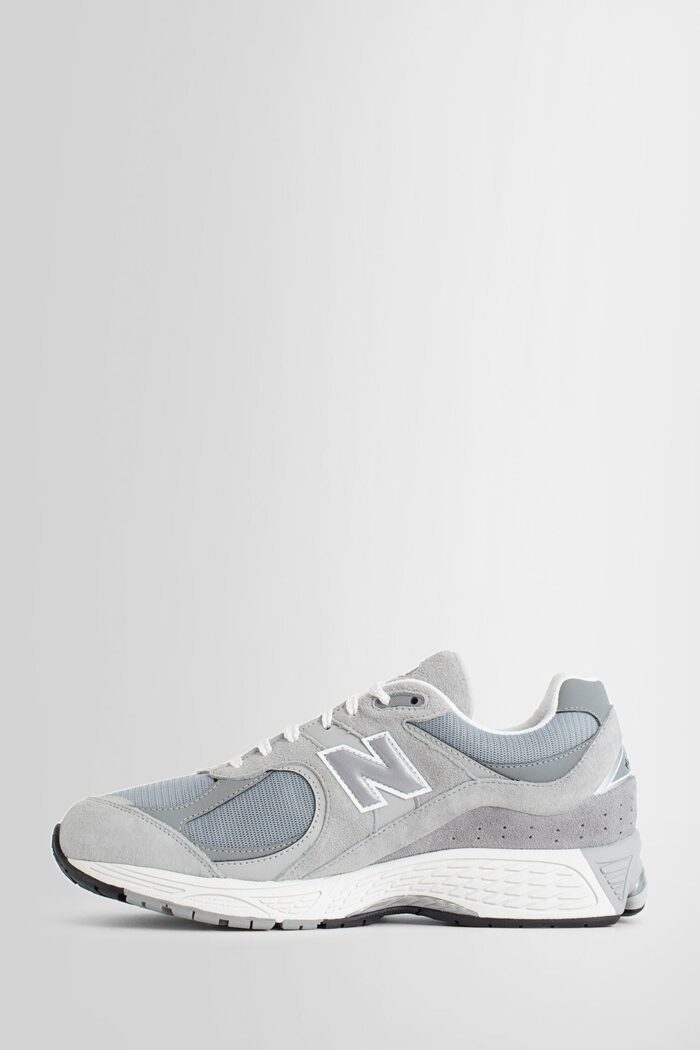 NEW BALANCE 2002r Sneakers