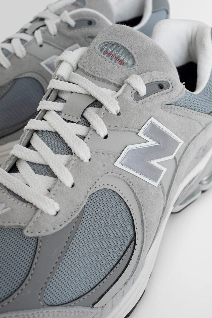 NEW BALANCE 2002r Sneakers