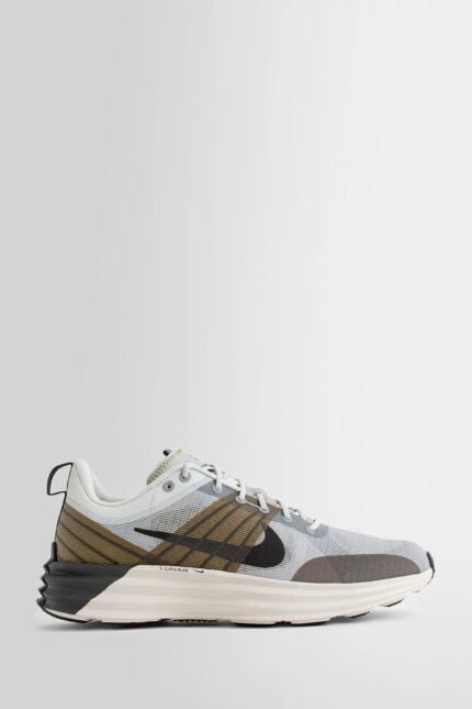 NIKE Lunar Roam Sneakers