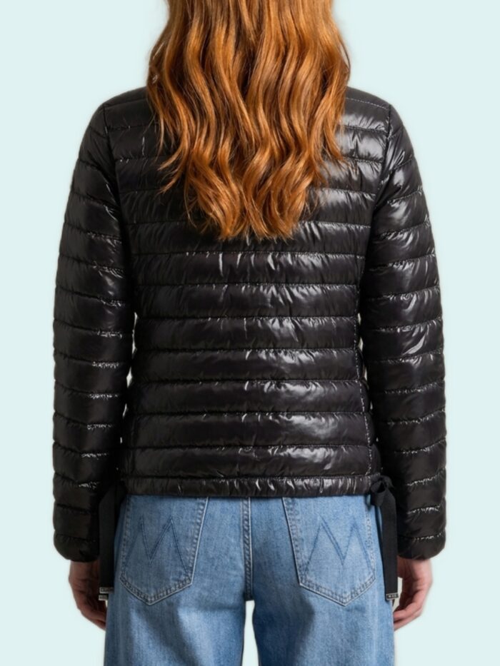 Moncler Short Azalee down jacket