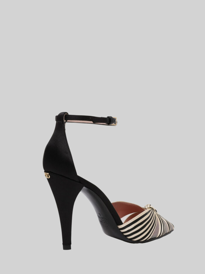 Valentino Garavani Annine pumps in satin