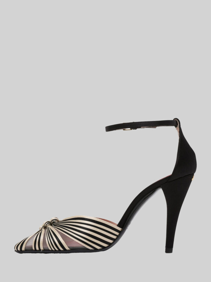 Valentino Garavani Annine pumps in satin