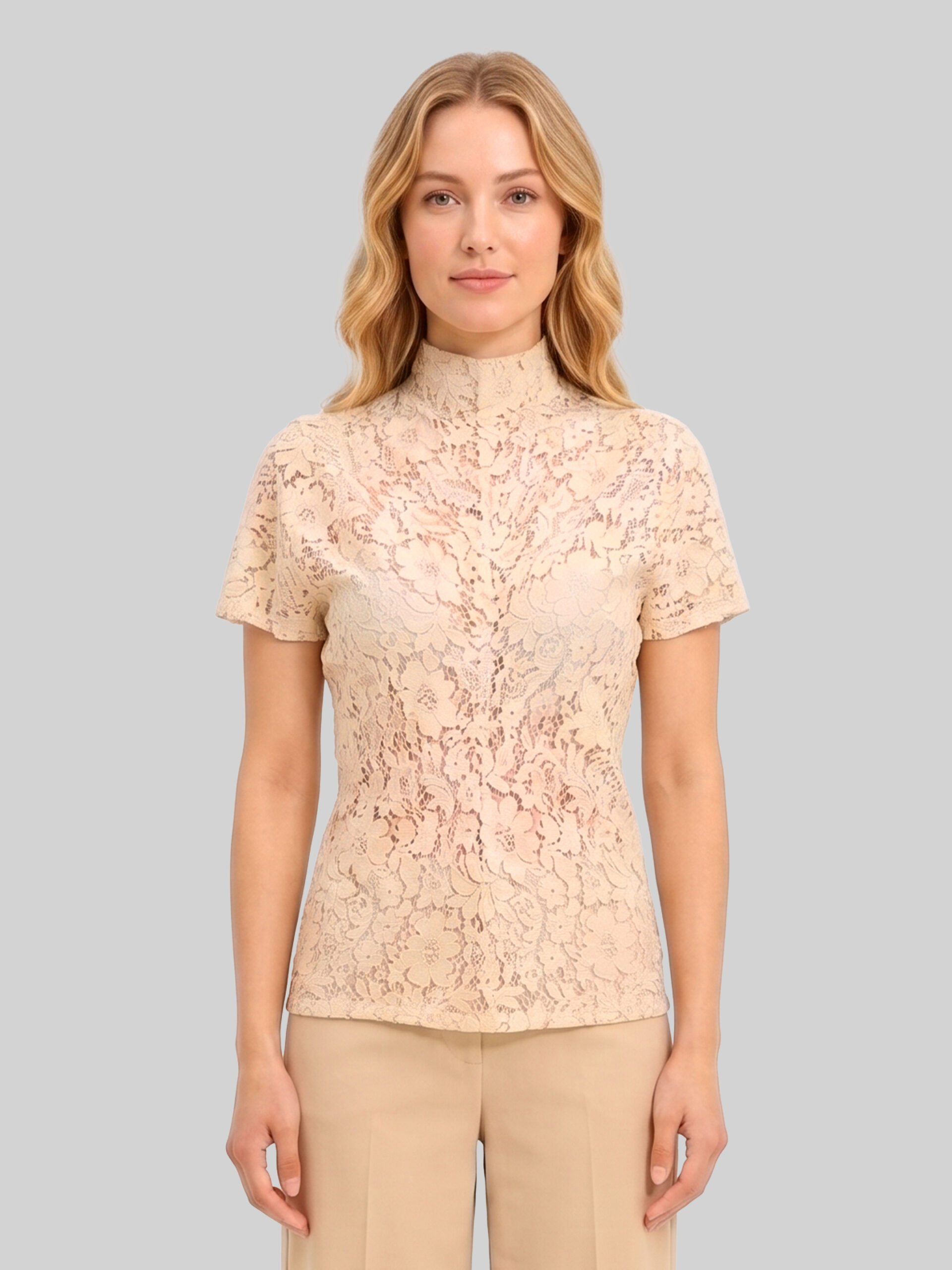 Sutton New York Lace top in white