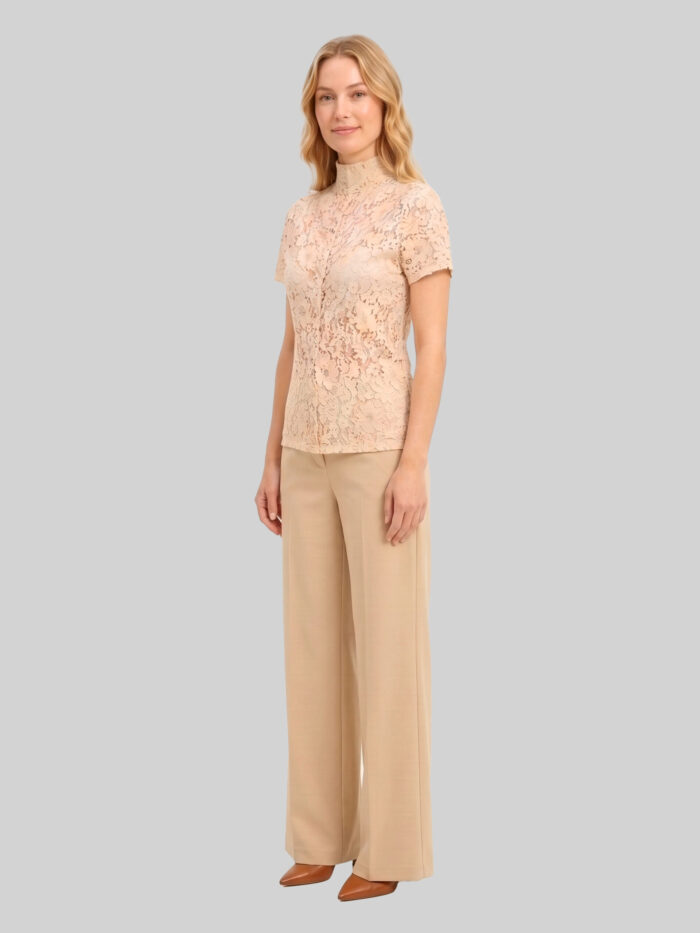 Sutton New York Lace top in white
