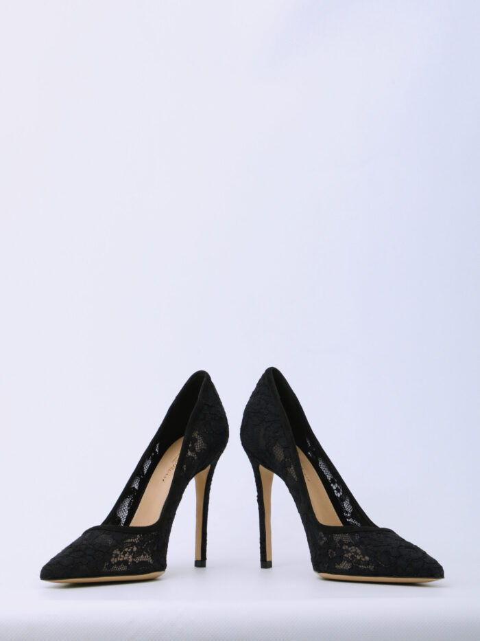 Gianvito Rossi Claudia Lyon 100  lace pumps